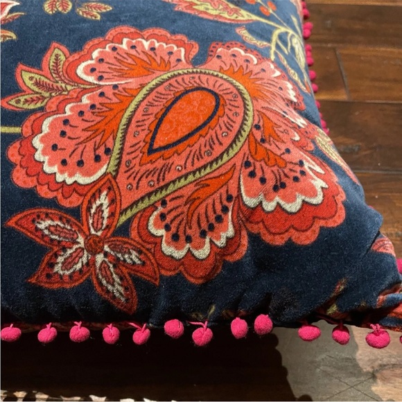 Global Caravan floral throw pillow - Picture 4 of 7